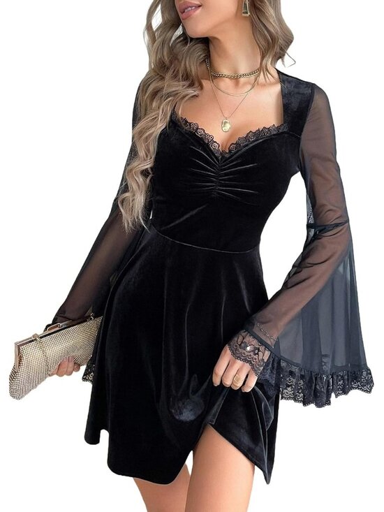 Dresses & Skirts - Women's Black Neckline Lace High Waist Velvet Sweetheart Halloween Mini Dress